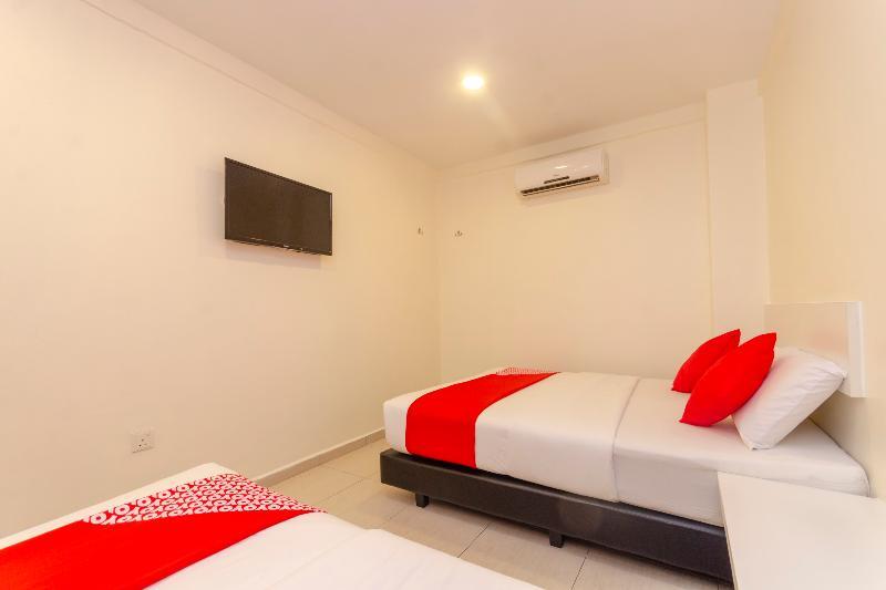Oyo 1010 Skudai Hotel Exterior foto