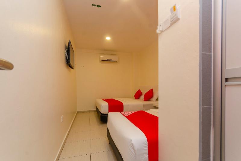 Oyo 1010 Skudai Hotel Exterior foto